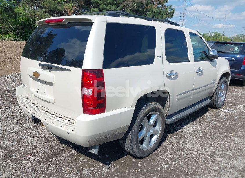 Photo 4 of 2013 Chevrolet Tahoe LTZ (VIN 1GNSKCE07DR326996)