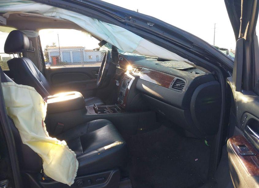 Photo 5 of 2011 Chevrolet Tahoe LTZ (VIN 1GNSKCE08BR143250)