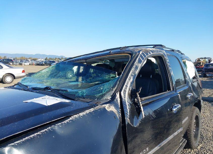 Photo 6 of 2011 Chevrolet Tahoe LTZ (VIN 1GNSKCE08BR143250)