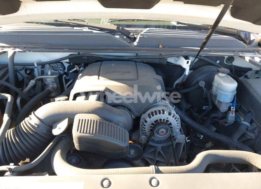 Photo 10 of 2011 Chevrolet Tahoe LTZ (VIN 1GNSKCE08BR383463)