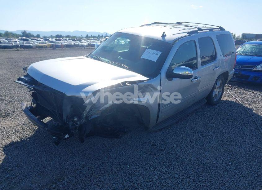 Photo 2 of 2013 Chevrolet Tahoe LTZ (VIN 1GNSKCE08DR320916)
