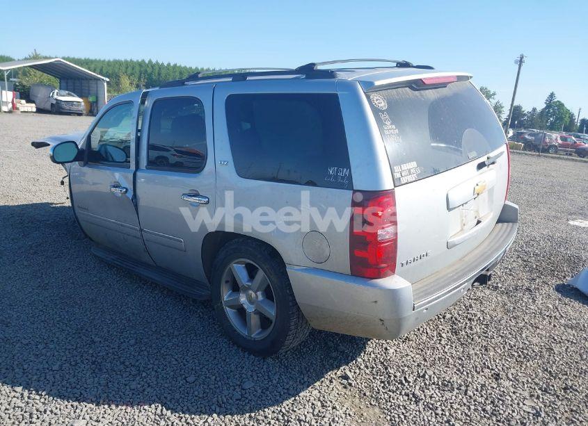Photo 3 of 2013 Chevrolet Tahoe LTZ (VIN 1GNSKCE08DR320916)