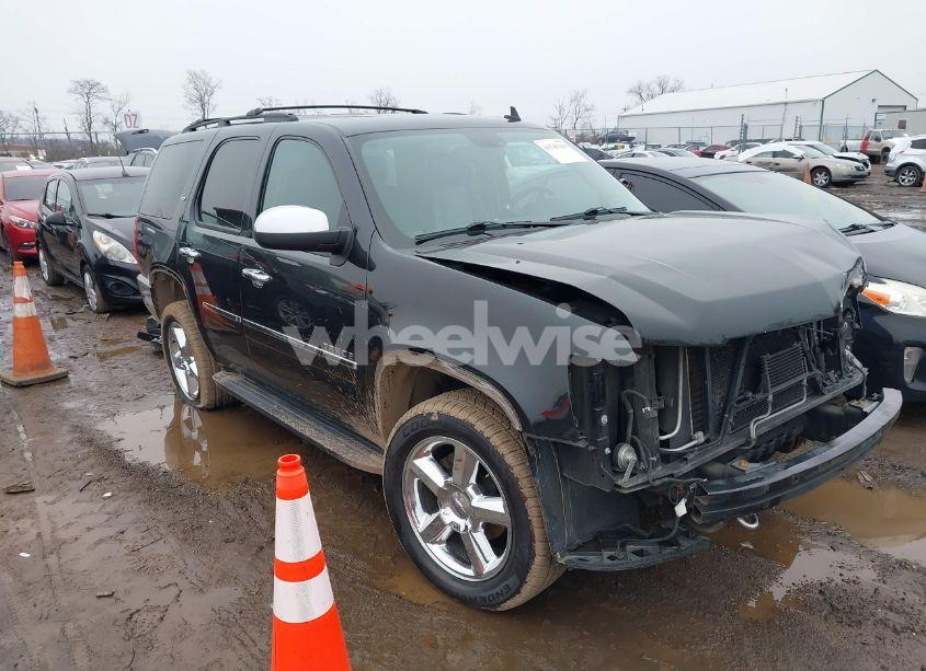 2013 Chevrolet Tahoe LTZ (VIN 1GNSKCE09DR173232) main photo