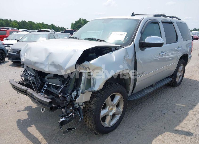 Photo 2 of 2013 Chevrolet Tahoe LTZ (VIN 1GNSKCE0XDR327432)
