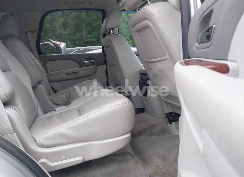 Photo 8 of 2013 Chevrolet Tahoe LTZ (VIN 1GNSKCE0XDR327432)