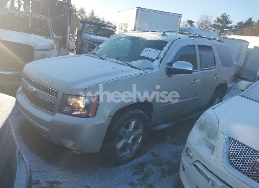 Photo 2 of 2013 Chevrolet Tahoe LTZ (VIN 1GNSKCE0XDR351410)
