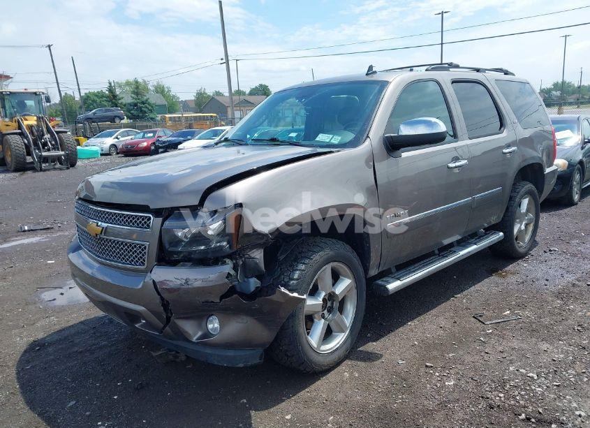 Photo 2 of 2013 Chevrolet Tahoe LTZ (VIN 1GNSKCE0XDR373858)
