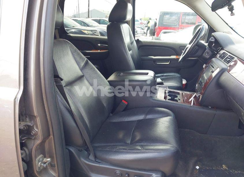 Photo 5 of 2013 Chevrolet Tahoe LTZ (VIN 1GNSKCE0XDR373858)