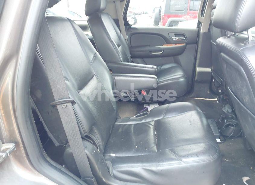 Photo 8 of 2013 Chevrolet Tahoe LTZ (VIN 1GNSKCE0XDR373858)