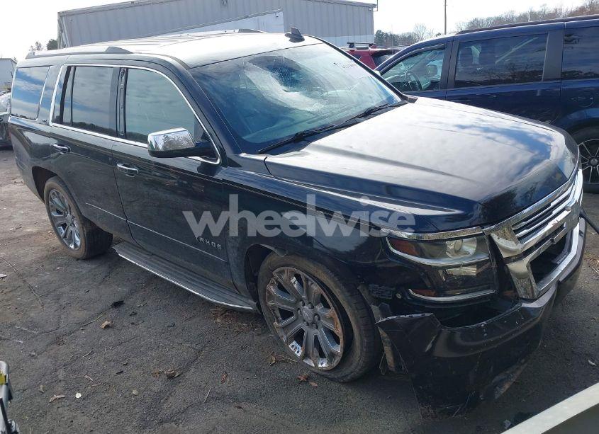 2015 Chevrolet Tahoe LTZ (VIN 1GNSKCKC1FR702674) main photo