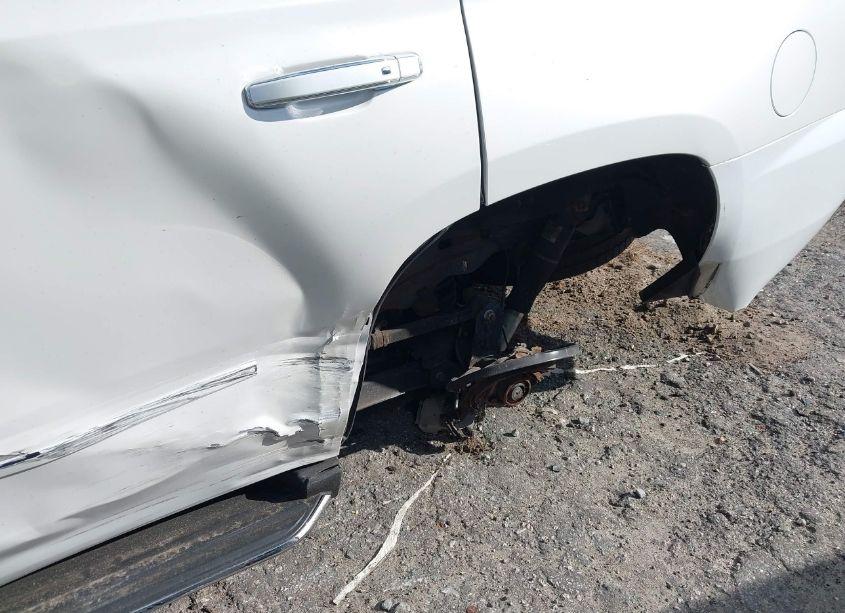 Photo 6 of 2016 Chevrolet Tahoe LTZ (VIN 1GNSKCKC1GR351301)