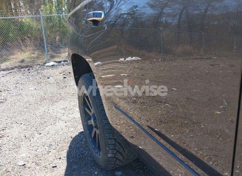 Photo 19 of 2015 Chevrolet Tahoe LTZ (VIN 1GNSKCKC4FR212973)