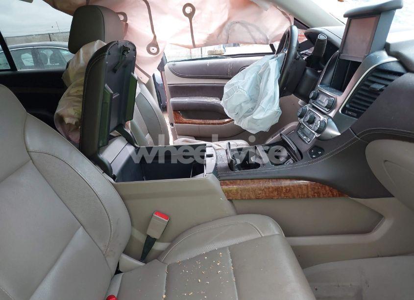 Photo 5 of 2019 Chevrolet Tahoe PREMIER (VIN 1GNSKCKC5KR264543)