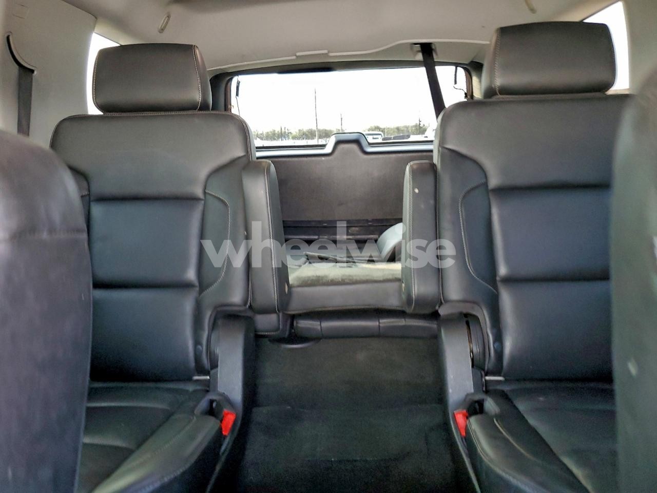 Photo 10 of 2018 CHEVROLET TAHOE K1500 PREMIER (VIN 1GNSKCKC6JR129649)