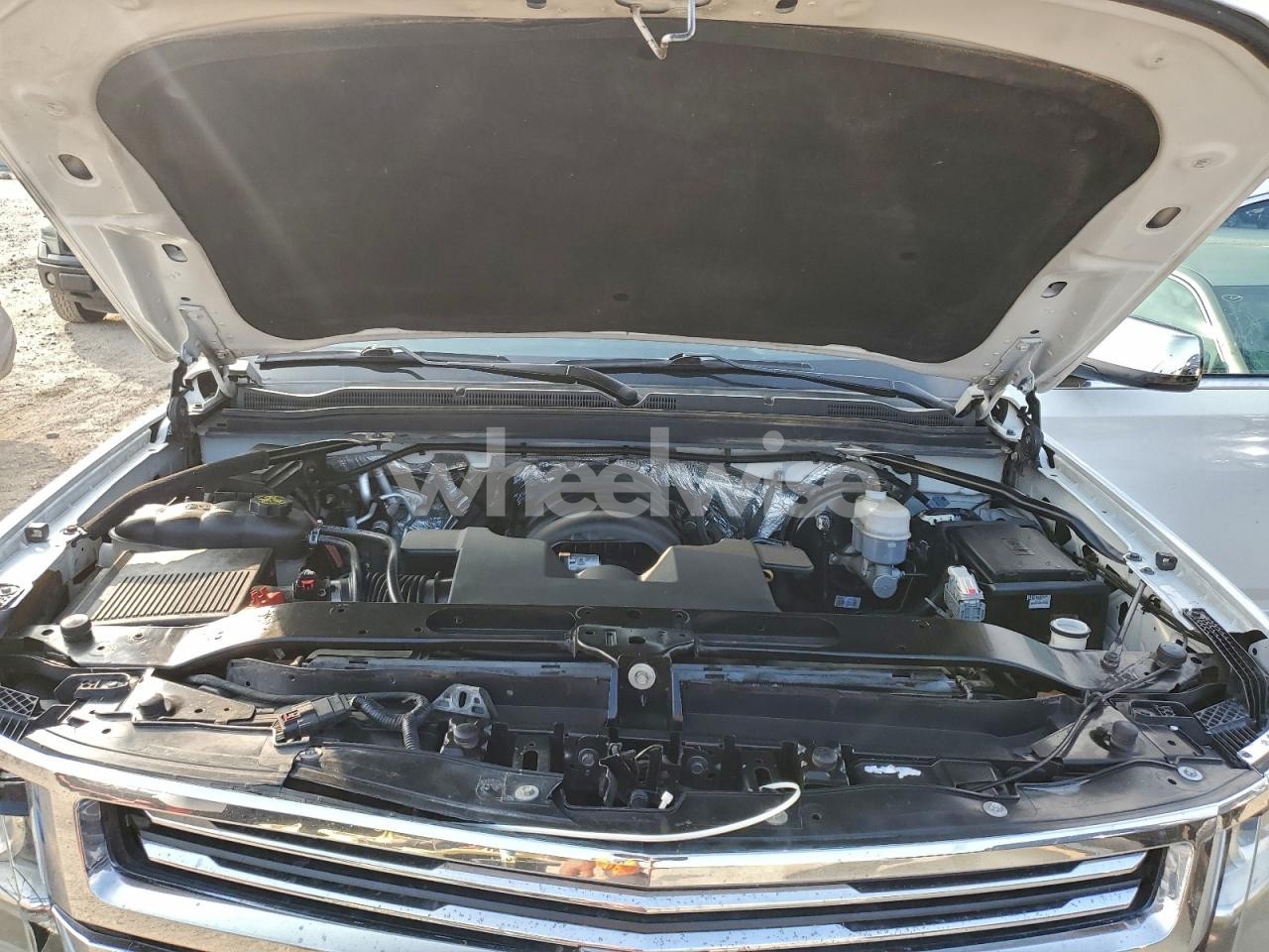 Photo 12 of 2018 CHEVROLET TAHOE K1500 PREMIER (VIN 1GNSKCKC6JR129649)