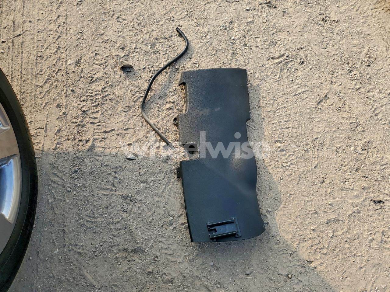 Photo 13 of 2018 CHEVROLET TAHOE K1500 PREMIER (VIN 1GNSKCKC6JR129649)