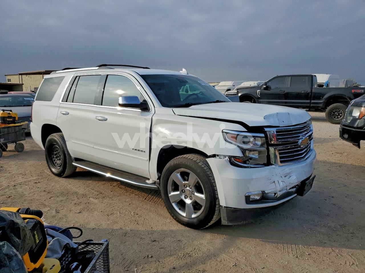 Photo 4 of 2018 CHEVROLET TAHOE K1500 PREMIER (VIN 1GNSKCKC6JR129649)