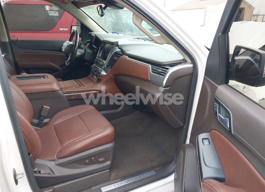 Photo 5 of 2018 Chevrolet Tahoe PREMIER (VIN 1GNSKCKC6JR136925)