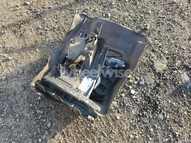 Photo 10 of 2019 CHEVROLET TAHOE K1500 PREMIER (VIN 1GNSKCKC7KR116166)