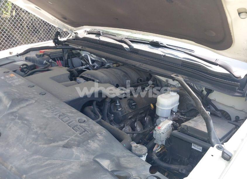 Photo 10 of 2015 Chevrolet Tahoe LTZ (VIN 1GNSKCKCXFR717576)