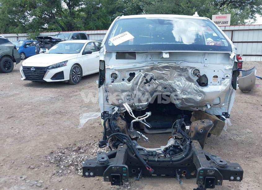 Photo 12 of 2024 Chevrolet Suburban 4WD LT (VIN 1GNSKCKD0RR229749)