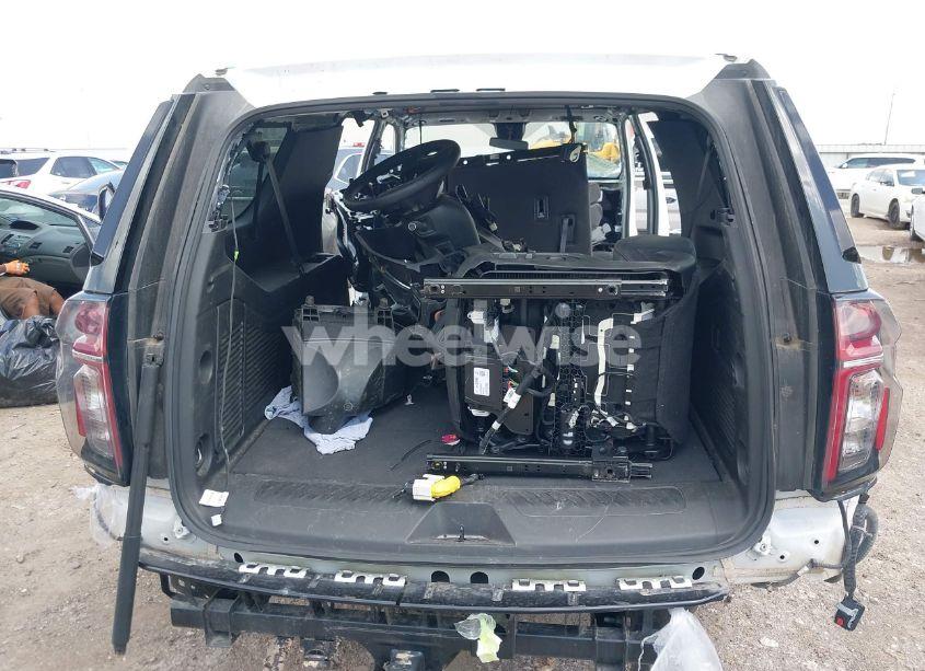 Photo 16 of 2024 Chevrolet Suburban 4WD LT (VIN 1GNSKCKD0RR229749)
