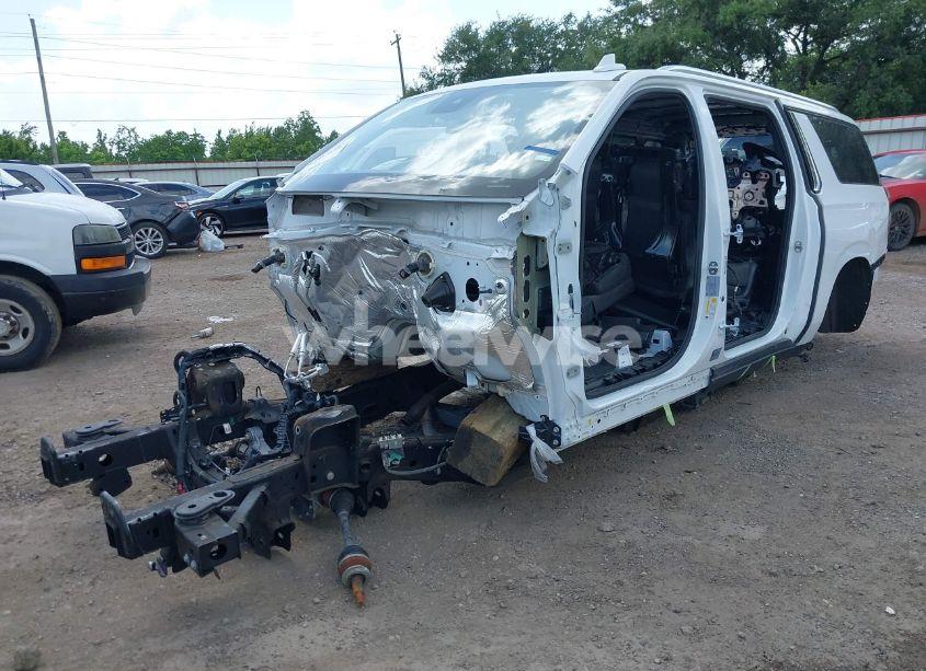 Photo 2 of 2024 Chevrolet Suburban 4WD LT (VIN 1GNSKCKD0RR229749)