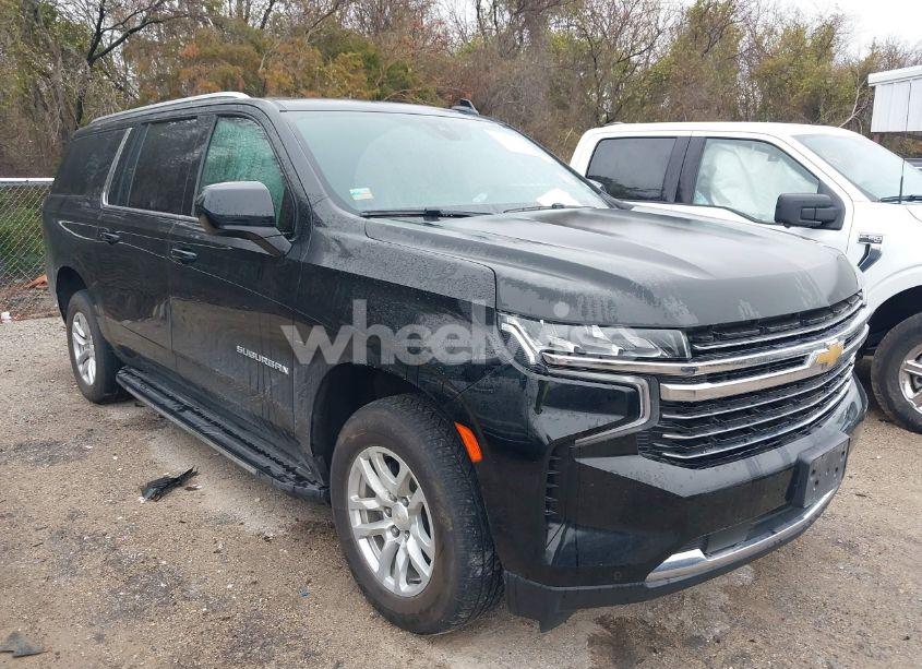 2022 Chevrolet Suburban 4WD LT (VIN 1GNSKCKD1NR161813) main photo