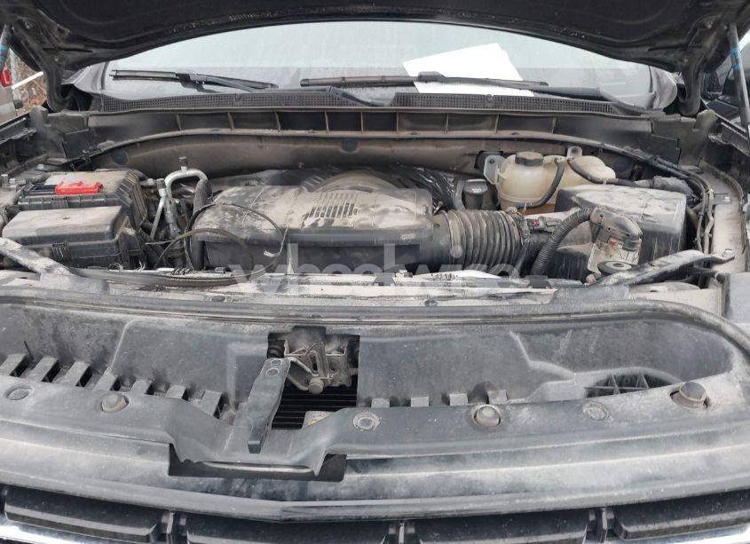 Photo 10 of 2022 Chevrolet Suburban 4WD LT (VIN 1GNSKCKD1NR161813)