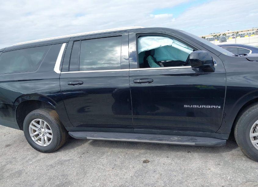 Photo 13 of 2021 Chevrolet Suburban 4WD LT (VIN 1GNSKCKD2MR261997)