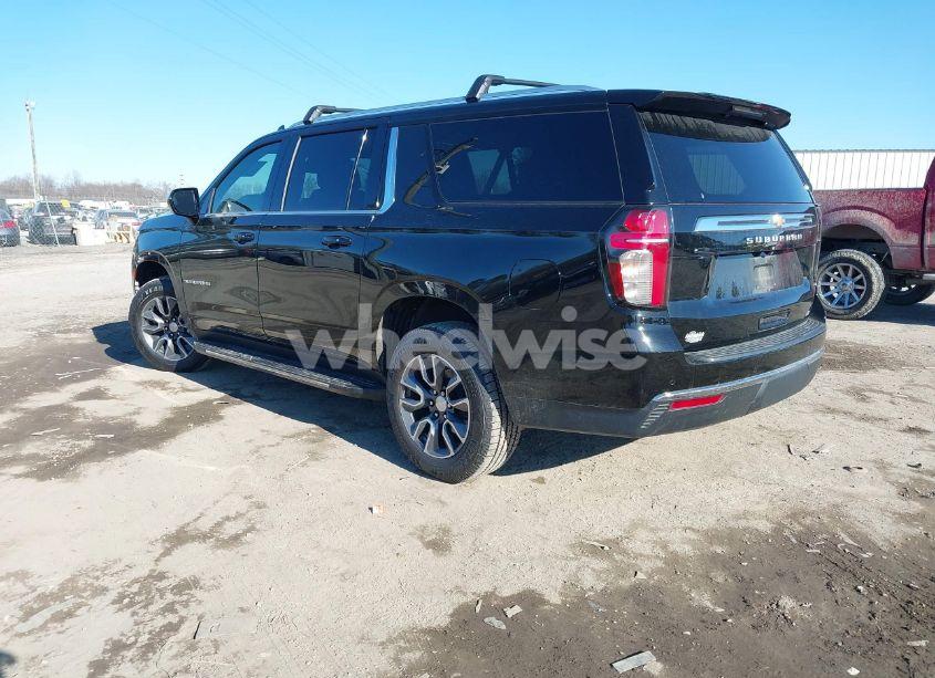 Photo 3 of 2021 Chevrolet Suburban 4WD LT (VIN 1GNSKCKD3MR367777)