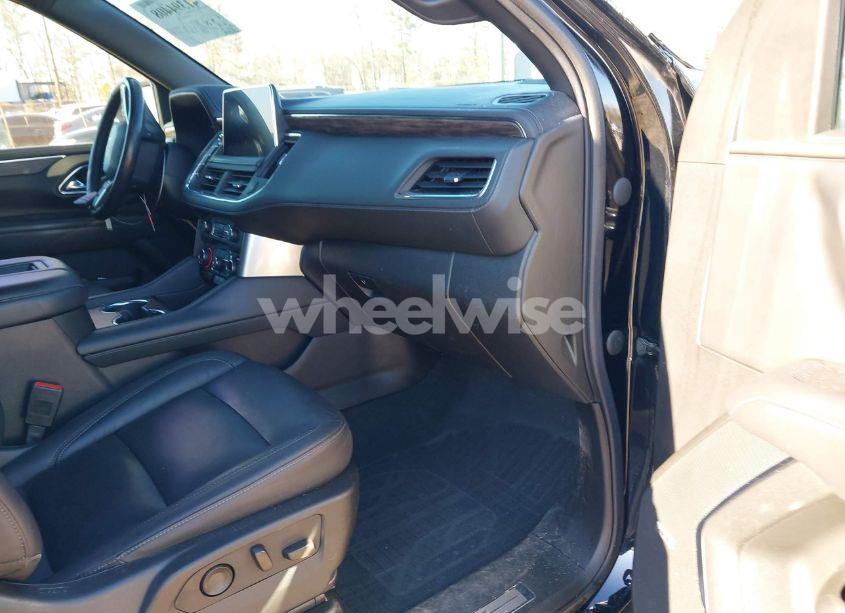 Photo 5 of 2021 Chevrolet Suburban 4WD LT (VIN 1GNSKCKD3MR367777)