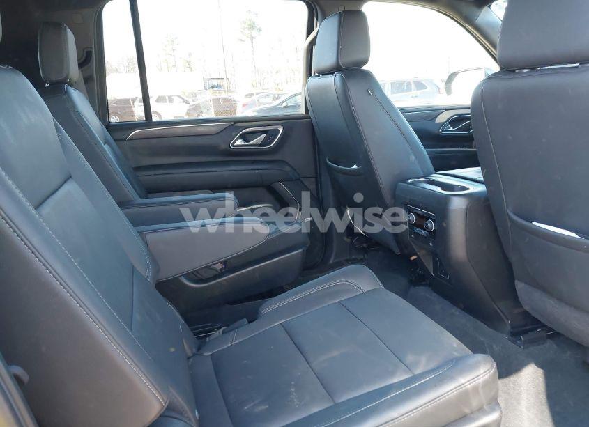 Photo 8 of 2021 Chevrolet Suburban 4WD LT (VIN 1GNSKCKD3MR367777)