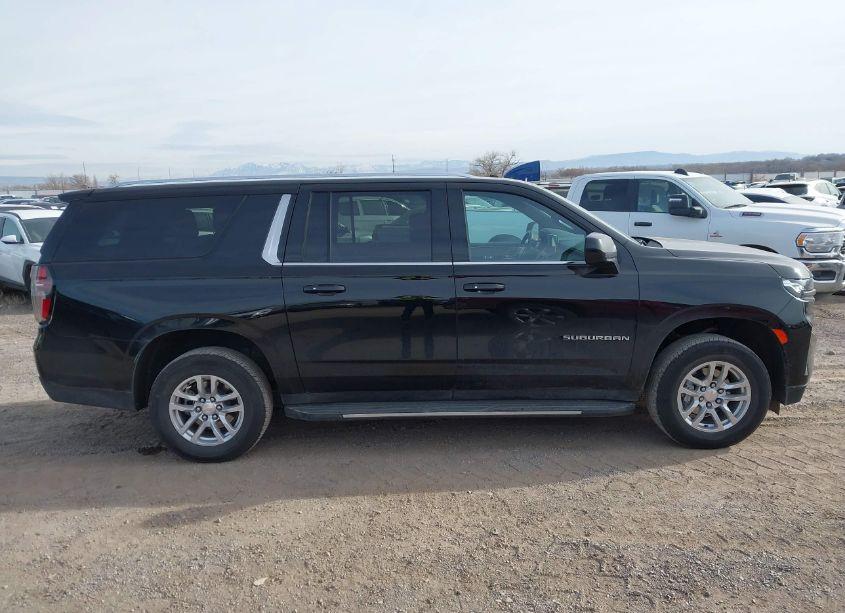 Photo 13 of 2024 Chevrolet Suburban 4WD LT (VIN 1GNSKCKD3RR210676)