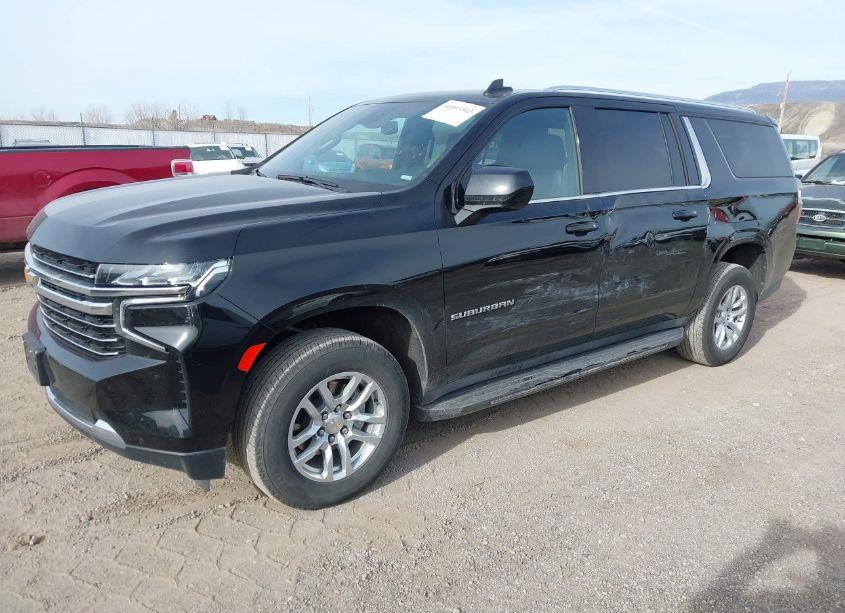 Photo 2 of 2024 Chevrolet Suburban 4WD LT (VIN 1GNSKCKD3RR210676)