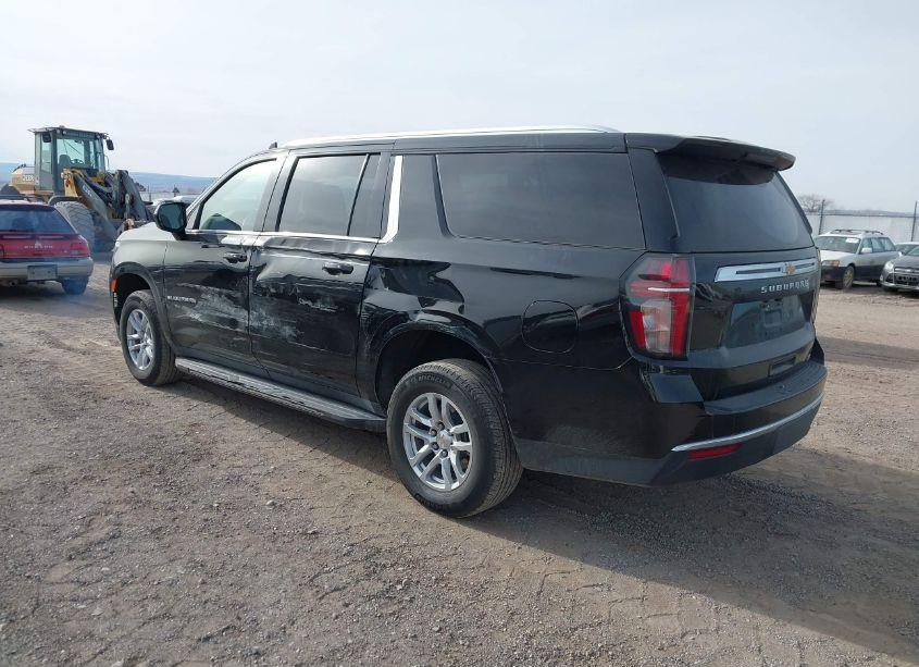 Photo 3 of 2024 Chevrolet Suburban 4WD LT (VIN 1GNSKCKD3RR210676)