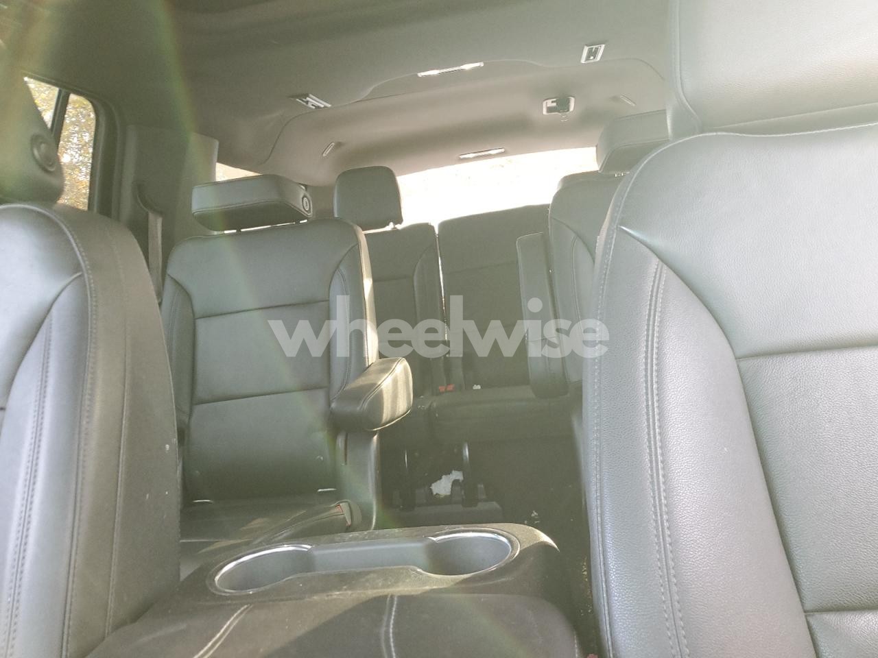 Photo 10 of 2022 CHEVROLET SUBURBAN K1500 LT (VIN 1GNSKCKD4NR230705)