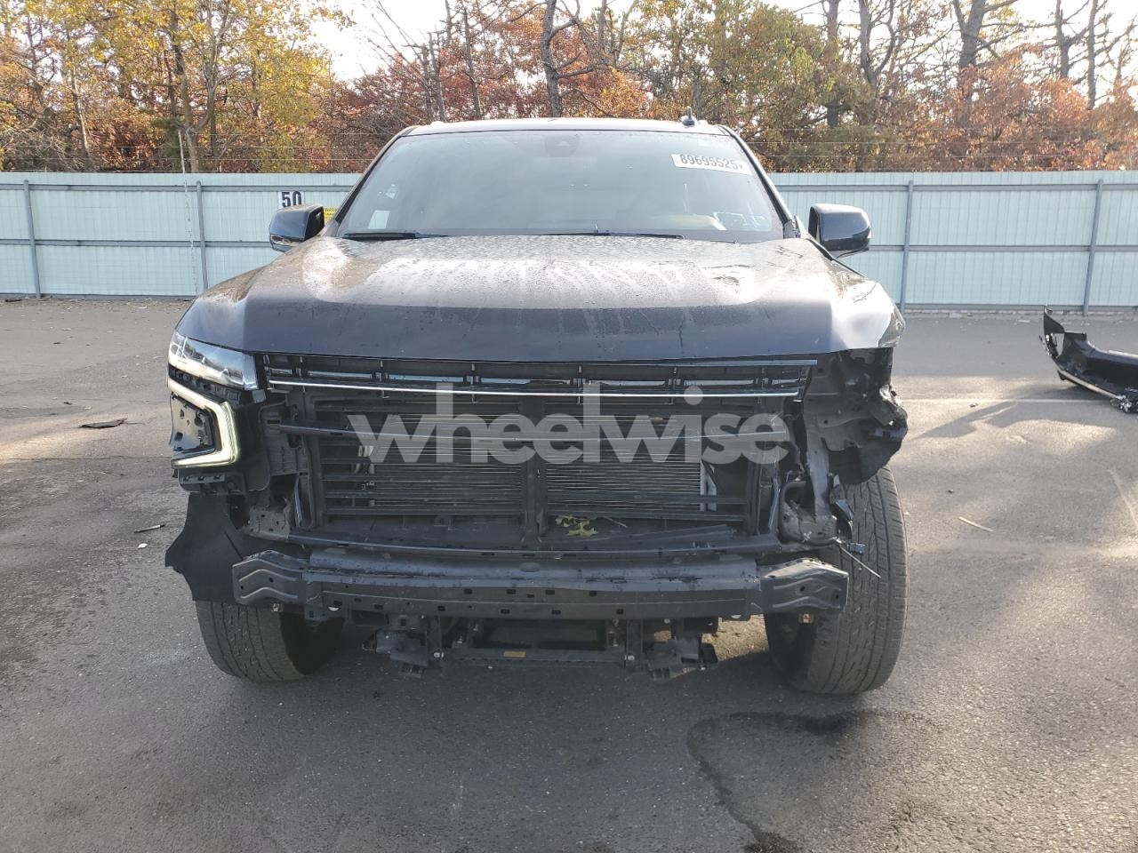 Photo 5 of 2022 CHEVROLET SUBURBAN K1500 LT (VIN 1GNSKCKD4NR230705)