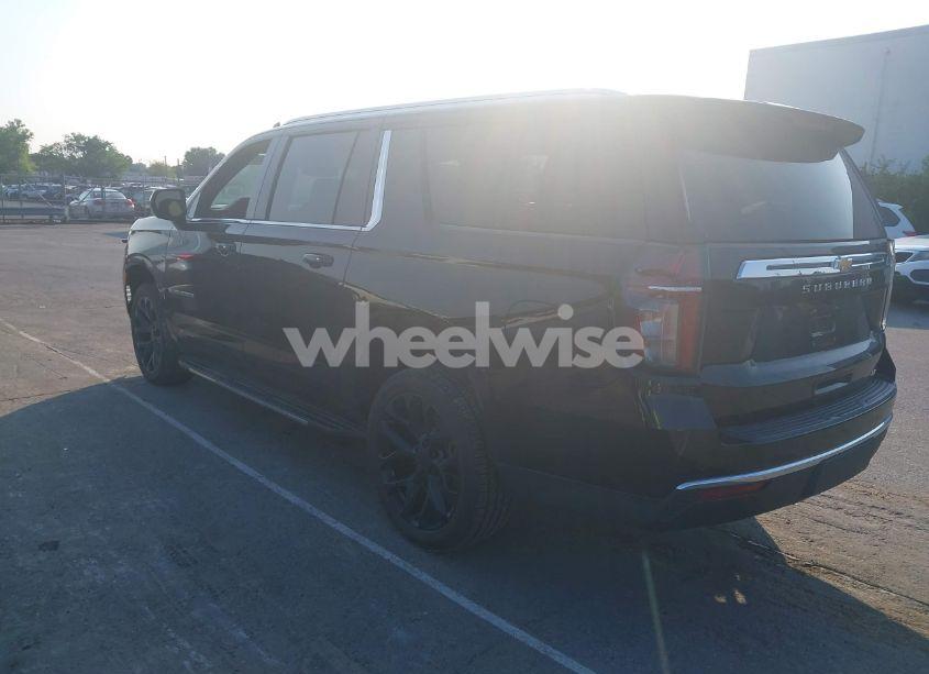 Photo 3 of 2023 Chevrolet Suburban 4WD LT (VIN 1GNSKCKD4PR250410)