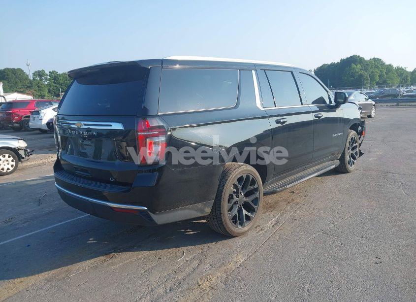 Photo 4 of 2023 Chevrolet Suburban 4WD LT (VIN 1GNSKCKD4PR250410)