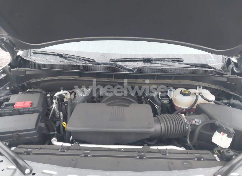 Photo 10 of 2024 Chevrolet Suburban 4WD LT (VIN 1GNSKCKD4RR118444)