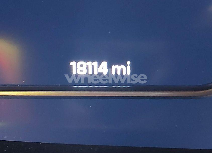 Photo 16 of 2024 Chevrolet Suburban 4WD LT (VIN 1GNSKCKD4RR118444)