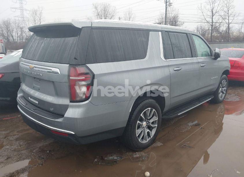 Photo 4 of 2024 Chevrolet Suburban 4WD LT (VIN 1GNSKCKD4RR118444)