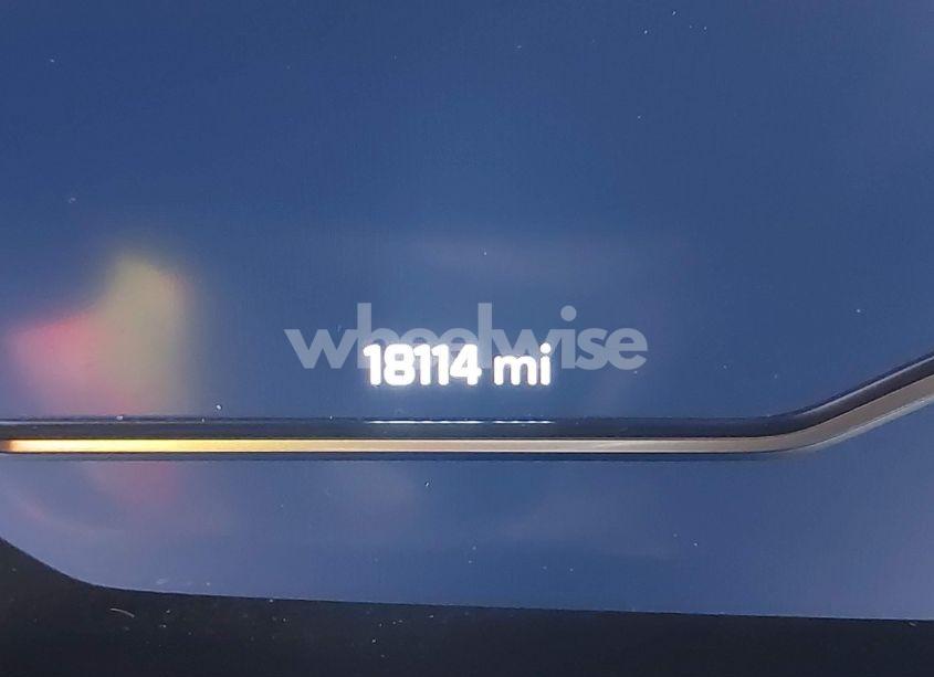 Photo 7 of 2024 Chevrolet Suburban 4WD LT (VIN 1GNSKCKD4RR118444)