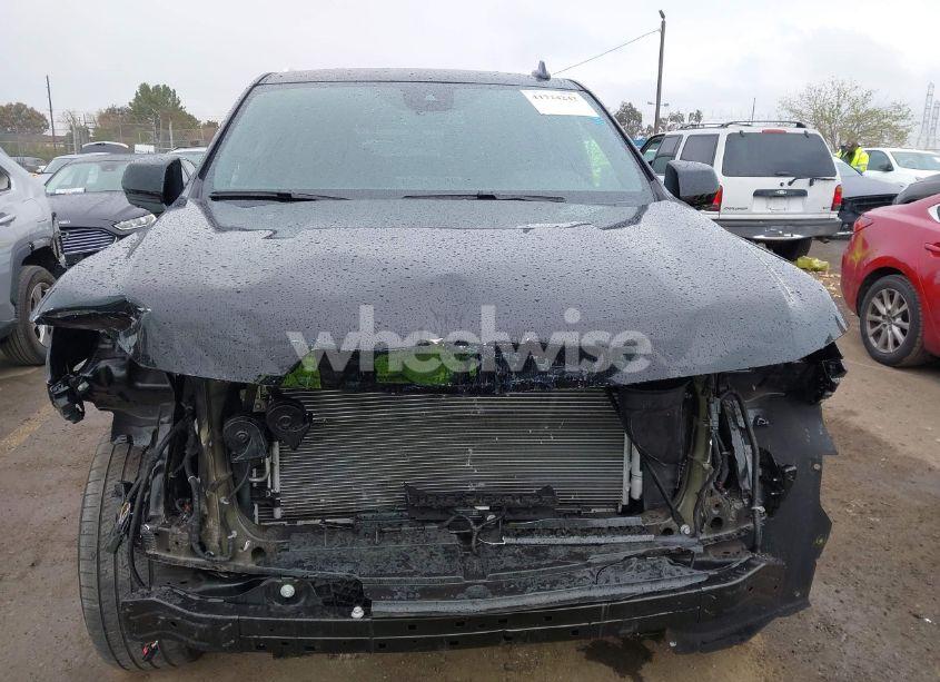 Photo 13 of 2024 Chevrolet Suburban 4WD LT (VIN 1GNSKCKD4RR217863)