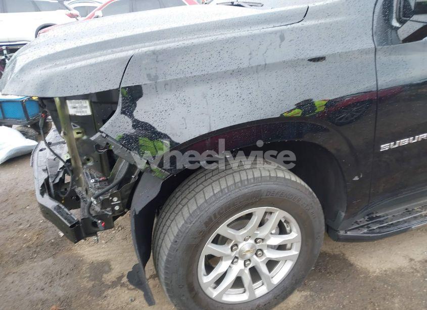 Photo 18 of 2024 Chevrolet Suburban 4WD LT (VIN 1GNSKCKD4RR217863)