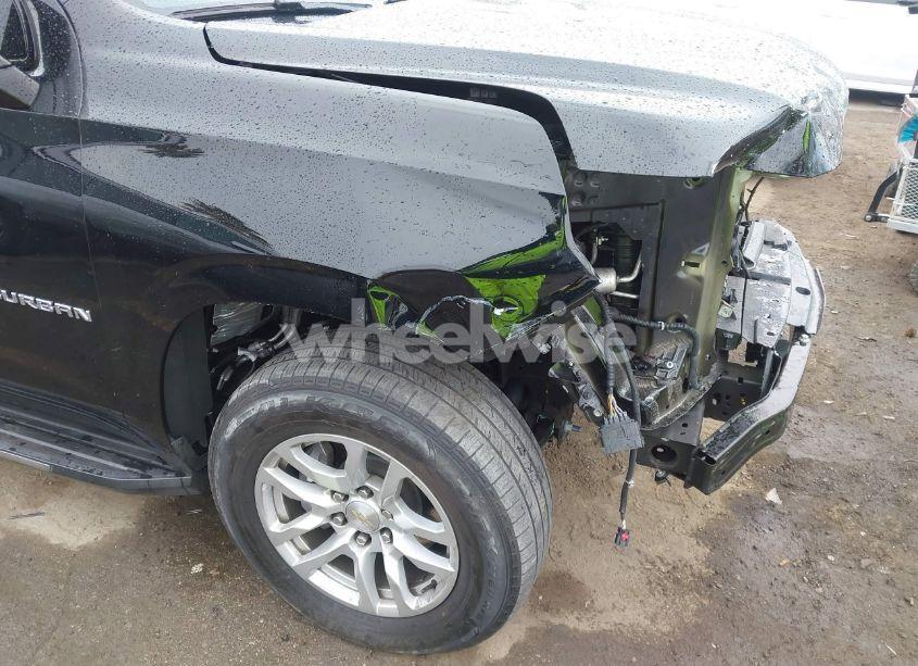 Photo 19 of 2024 Chevrolet Suburban 4WD LT (VIN 1GNSKCKD4RR217863)