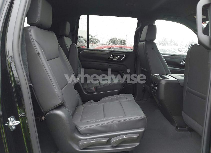 Photo 8 of 2024 Chevrolet Suburban 4WD LT (VIN 1GNSKCKD4RR217863)