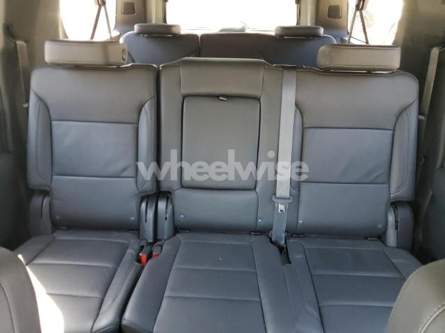 Photo 12 of 2024 CHEVROLET SUBURBAN K1500 LT (VIN 1GNSKCKD4RR247686)