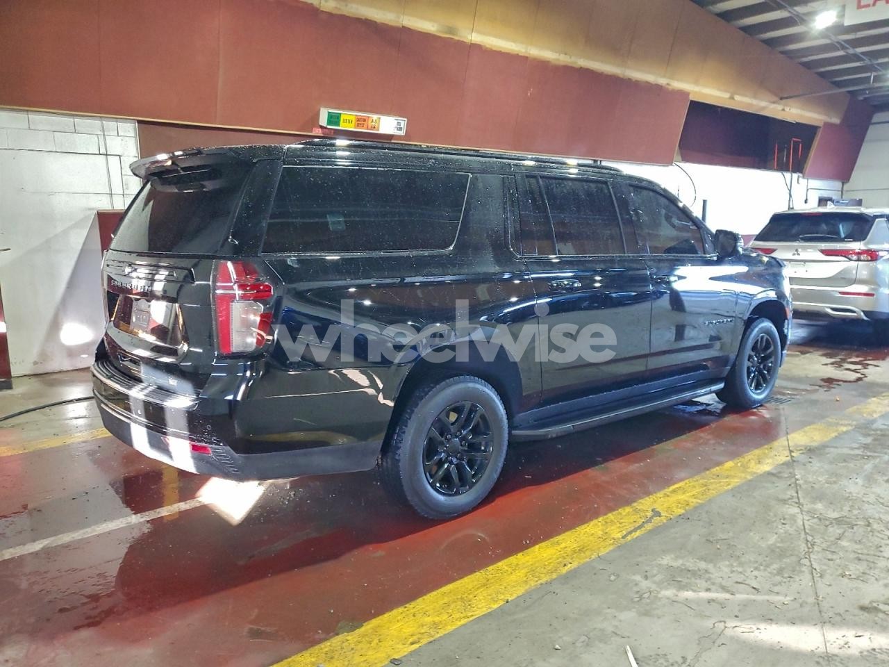 Photo 3 of 2022 CHEVROLET SUBURBAN K1500 LT (VIN 1GNSKCKD5NR313186)